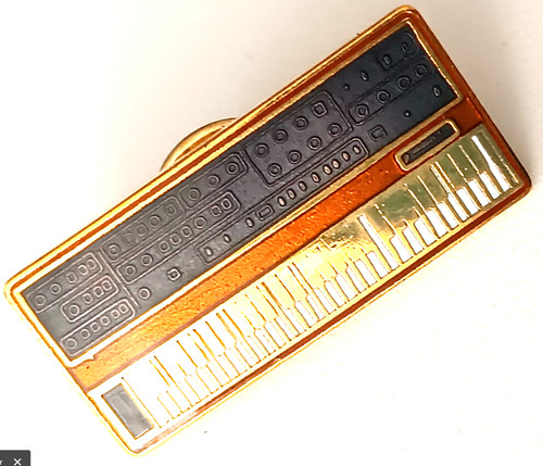 Pin synthe keyboard - pin's,