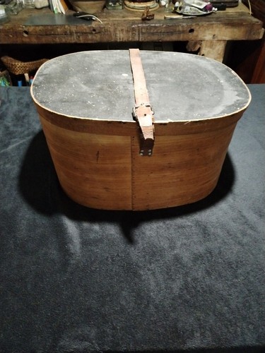 Ancienne boite chapeaux - ancienne, a