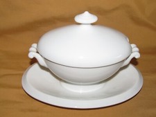 Ancienne saucière sur dormant