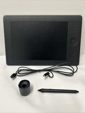 Wacom Intuos 5 Medium Professional Pen & Touch Tablet PTH-650 w/ Pen & Cable
