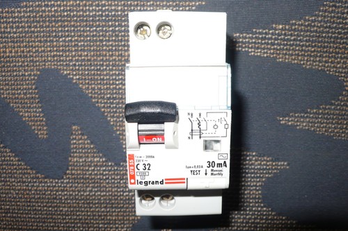 Disjoncteur differentiel 2pole - disjoncteur,