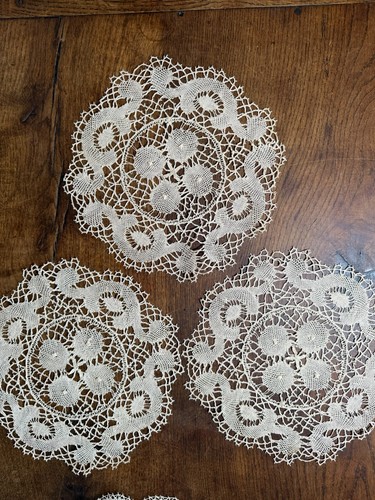 Dentelle ancienne 3 - -,