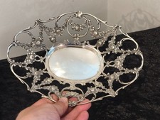 TRES BELLE CORBEILLE A DECOR DE ROSES EN ARGENT MASSIF 800