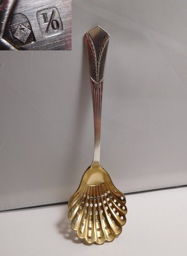Superbe cuillère - , à