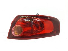 FEU ARRIÈRE DROIT / 4931061