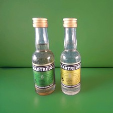 2 mignonettes chartreuse numérotée  L919817 et L918336