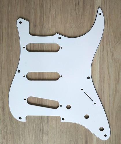 Pickguard blanc ply trous - 3,