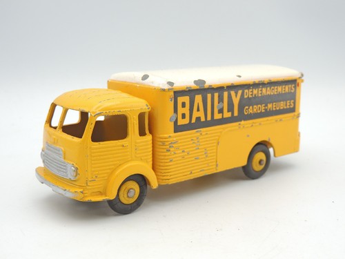 Dinky toys camion simca - toys,