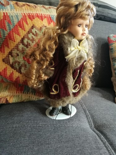 Poupee porcelaine de - de,