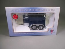 AX189 MOTOR CITY CLASSICS 1/18 1:18 VAN HORSES HORSE TRAILER REF 92006