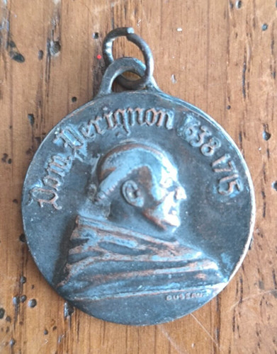 Médaillon dom perignon 1638 - médaillon,