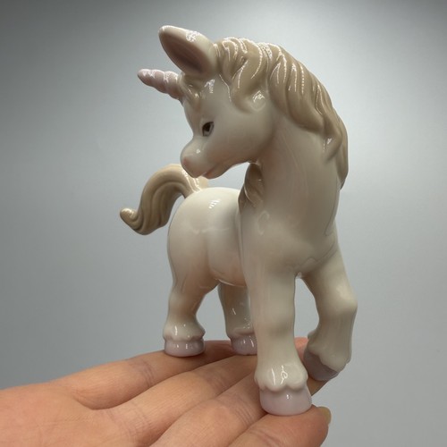 Ancienne figurine licorne - , en