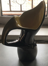 ceramidi grand vase corolle. Années 50. Noir et jaune brillant