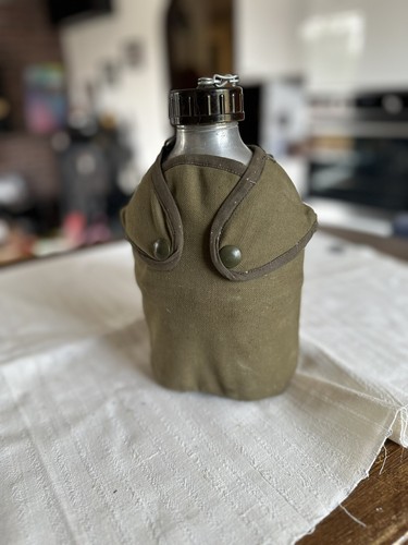 Ancienne gourde militaire - ancienne, en