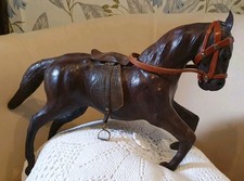 Ancien jouet cheval en cuir