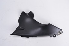 Carénage latéral droit