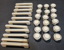 LOT de  poignées et boutons