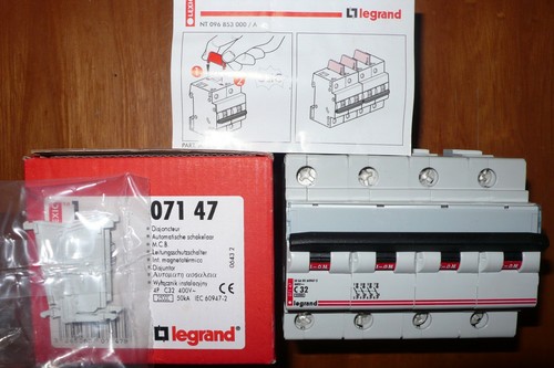 Disjoncteur 4poles - disjoncteur,