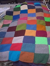 COUVERTURE EN CARRES DE LAINE