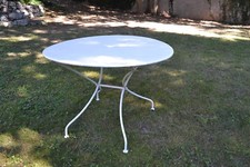 Table de jardin en fer forgé