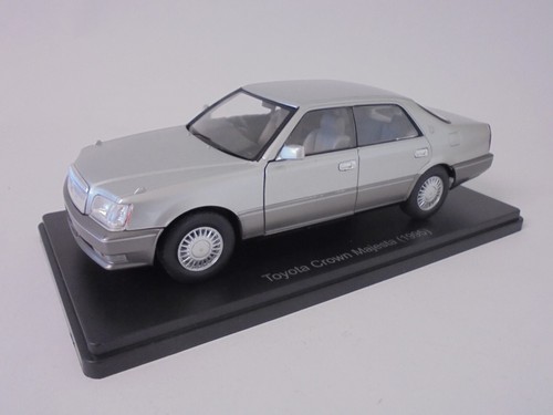 Toyota crown majesta 1995 - 1995,