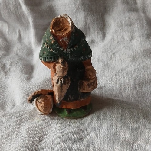 Figurine type santon crèche - type,