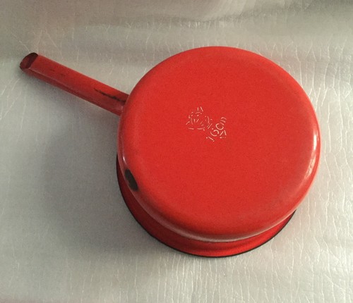 Casserole rouge ancienne - casserole,