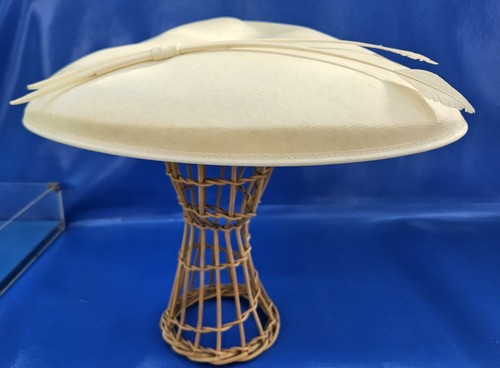 Neuf grand chapeau - neuf,
