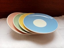 4 soucoupes Villeroy et Boch bleu rose jaune et verte