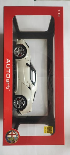 Autoart voiture miniature 18 - voiture,