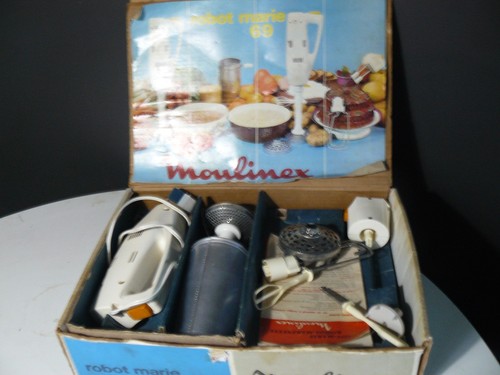 Magnifique robot marie - magnifique,