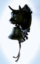 CLOCHE TAUREAU EN FONTE