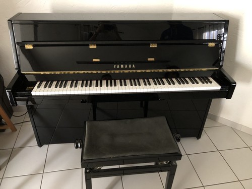 Piano yamaha c109 vernis noir - c109,