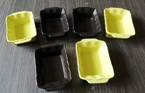 Récipients noir jaune - récipients, et