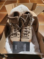 CHAUSSURES MARCHE ET TRAVAIL TEMPS CHAUD LOWA TAILLE 43 TRES BON ETAT