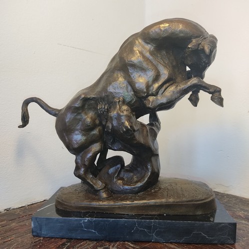 Statue bronze combat - statue,