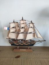 Ancienne Maquette Bateau FREGATE 1780 En Bois Et Toile Fait Main - Vintage 