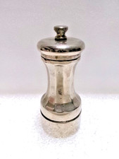 Moulin à poivre vintage en