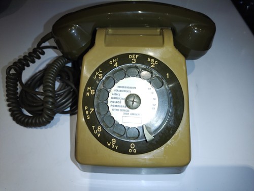 Téléphone marron cadran - téléphone,