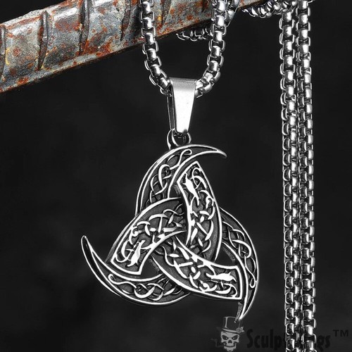 Collier pendentif triskèle