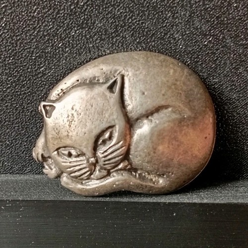 Broche chat endormi vintage - , en