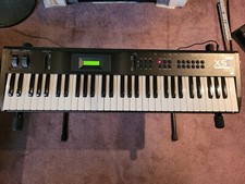 Korg X5D MUSIC SYNTHESIZER 