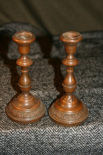 Paire bougeoirs anciens en - de,
