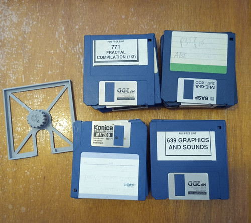 Lot 40 disquette amiga - no,
