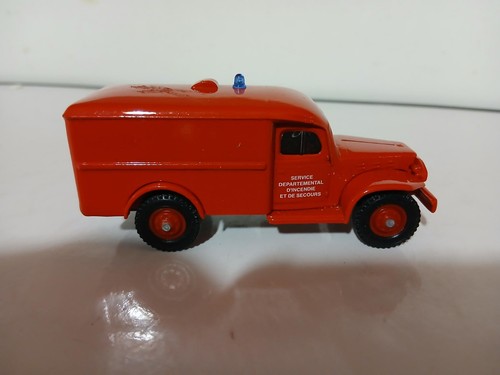 Camion pompiers dodge 54 - pompiers,