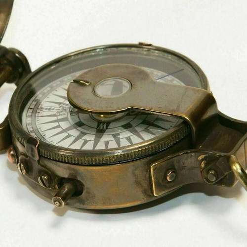 Ancienne boussole nautique