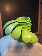 Tupperware 5 Pc Measuring Cups