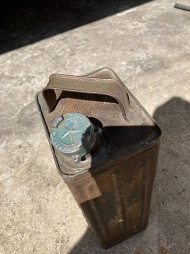 Ancien bidon jerrycan - jerrycan,