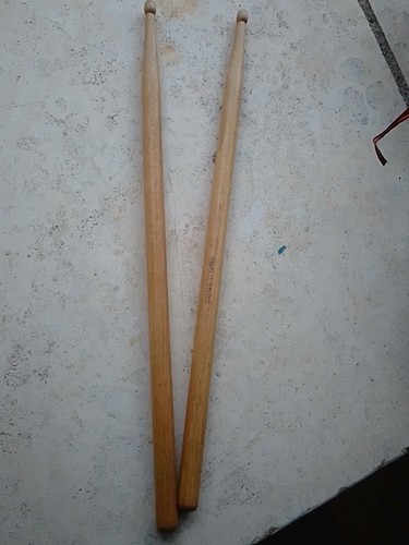 Paire baguettes pour - de,