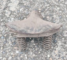 * selle a ressort  avec